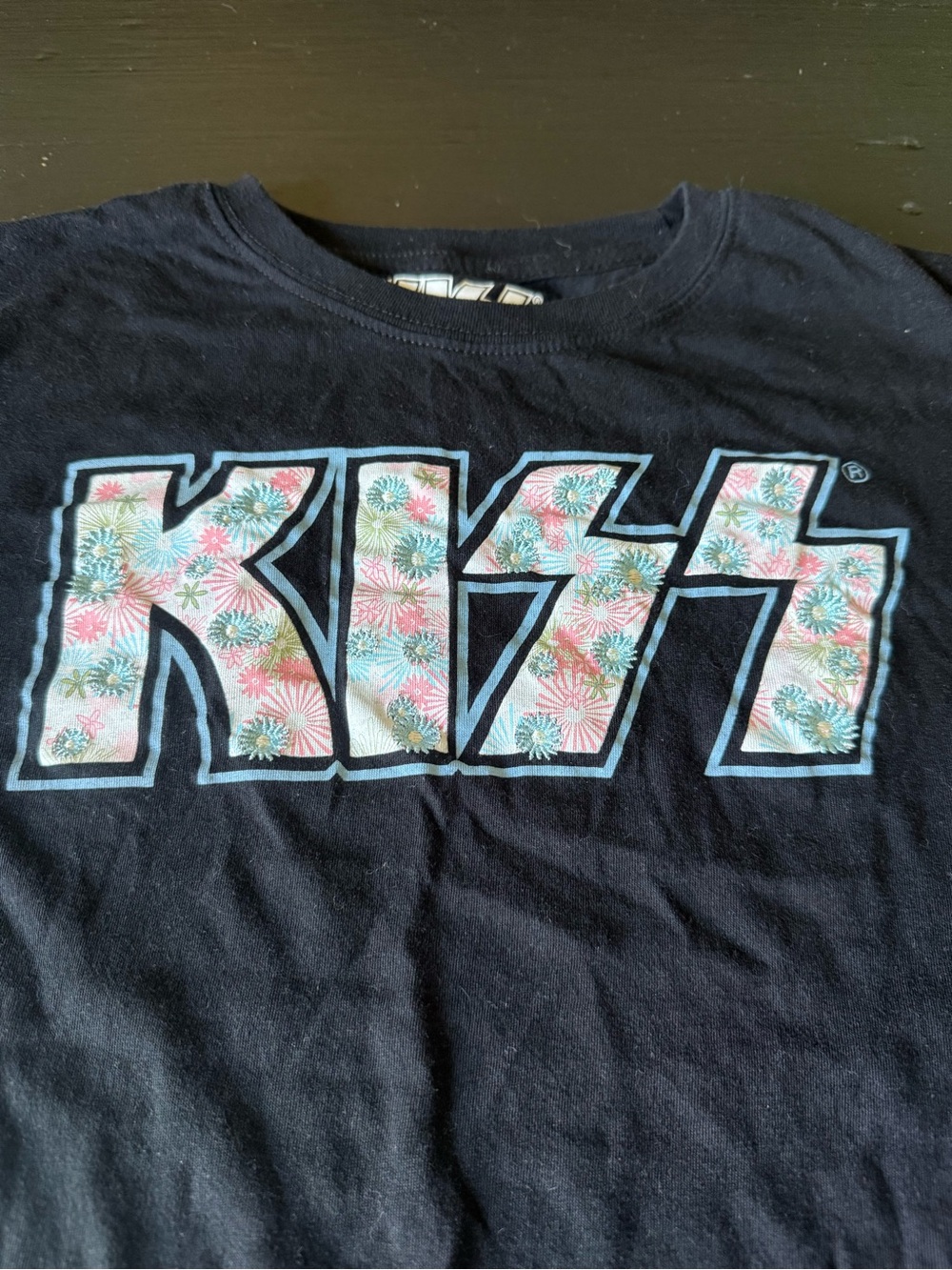 KISS Juniors Short Sleeve Cropped Tee